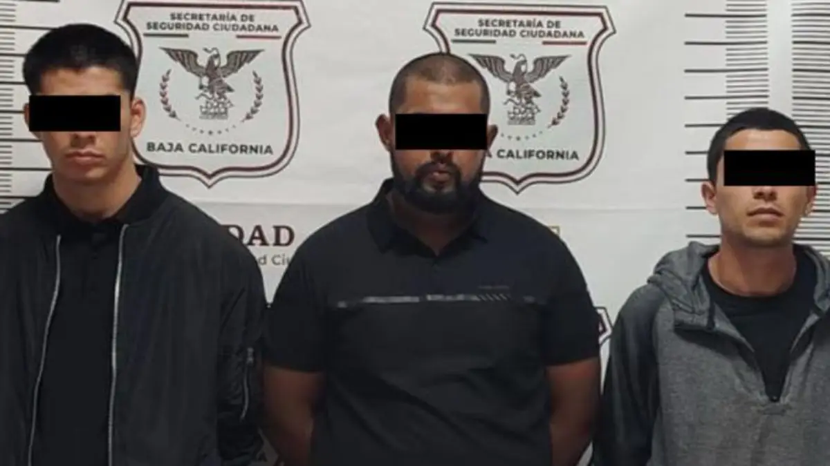 TRAS DESPLIEGUE PREVENTIVO FUERZA ESTATAL DETIENE A TRES HOMBRES EN ENSENADA; SE LES INCAUTA UN ARMA DE FUEGO